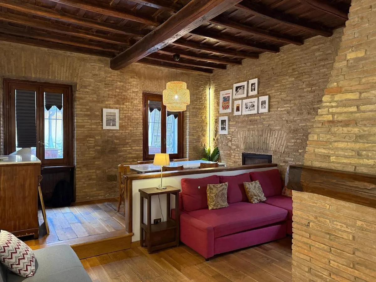Cozy Apartment At Pantheon Rome Italy
